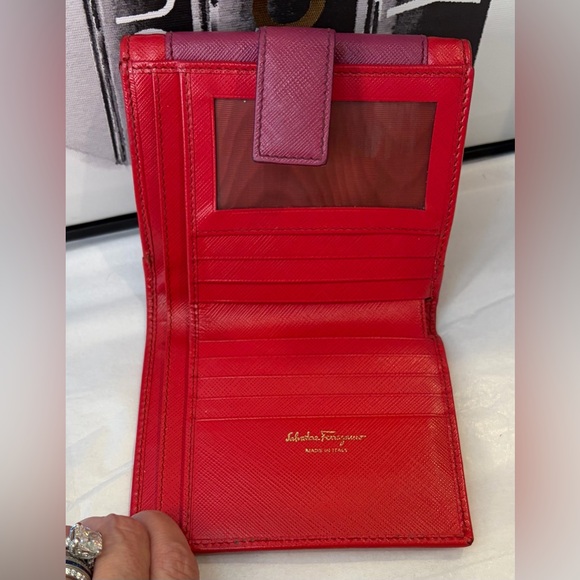 ❤️🩷SALVATORE FERRAGAMO
MEASUREMENTS IN PHOTOS 
FEEL FREE TO ASK QUESTIONS-EUC🩷❤️ - Picture 10 of 14